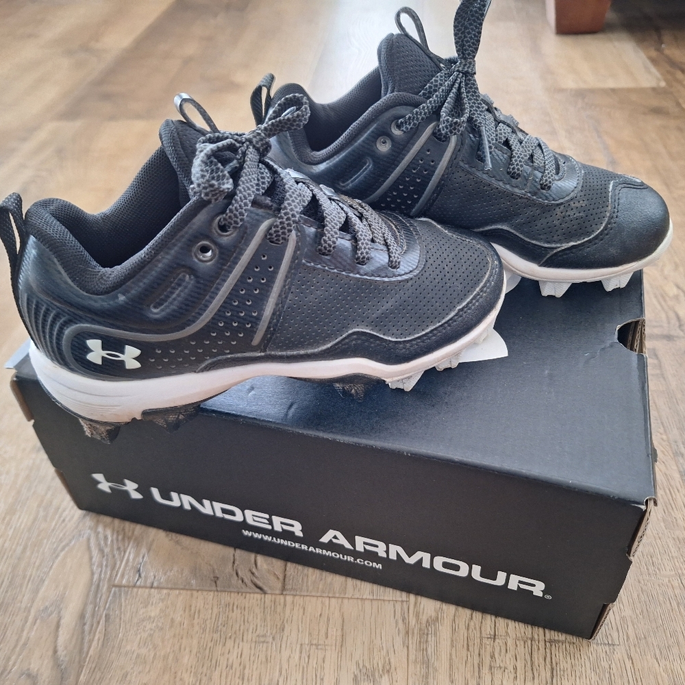 Kids Under Armour Cleats